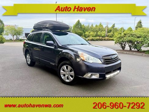 Used 2011 Subaru Outback 3.6R Limited w/ PWR Moonroof Pkg AWD/4WD image 2