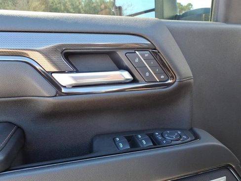 Used 2025 GMC Sierra 2500 AT4 w/ AT4 Premium Plus Package image 12