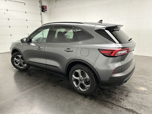 Used 2025 Ford Escape ST-Line AWD/4WD image 7