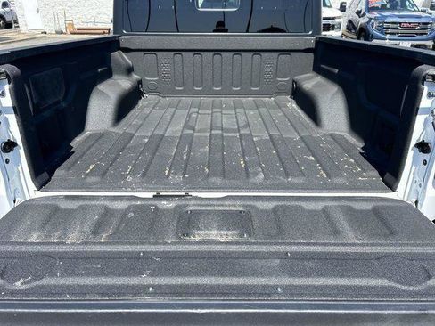 Certified 2025 Jeep Gladiator Sport AWD/4WD image 15