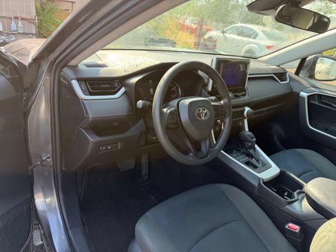 Used 2023 Toyota RAV4 LE AWD/4WD image 18