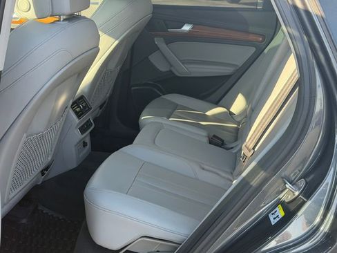 Used 2021 Audi Q5 e Premium Plus w/ Premium Plus Package AWD/4WD image 20