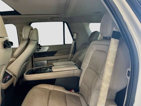 Used 2019 Lincoln Navigator Reserve AWD/4WD image 26