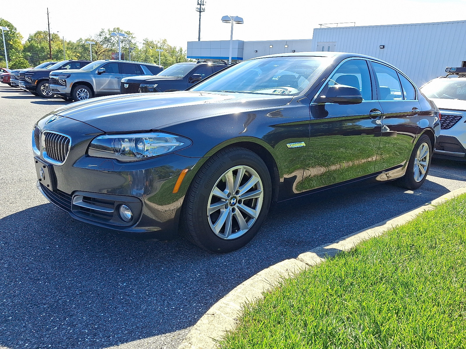 Used 2015 BMW 528i xDrive Sedan AWD/4WD image 3