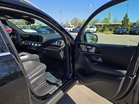 Used 2026 Mercedes-Benz GLS 450 4MATIC image 13
