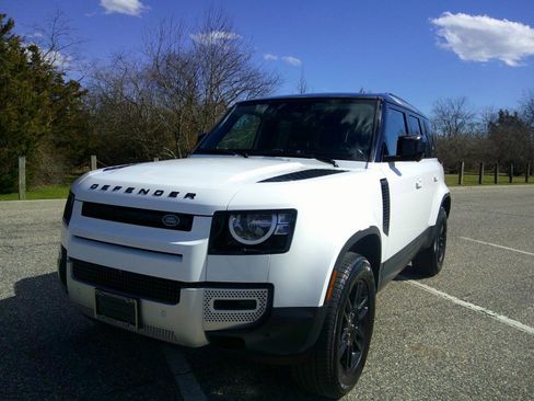 Used 2023 Land Rover Defender 110 S image 2