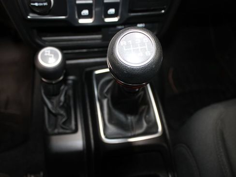 Used 2021 Jeep Wrangler Sport AWD/4WD image 37