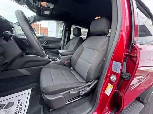 Used 2025 Chevrolet Colorado W/T w/ Advanced Trailering Package image 12