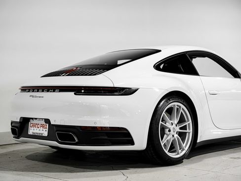Used 2023 Porsche 911 Carrera w/ Premium Package RWD image 38