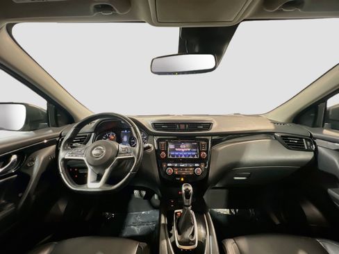 Used 2022 Nissan Rogue Sport SL w/ Premium Package FWD image 18