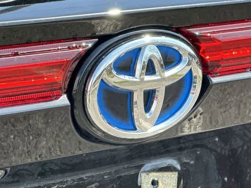 Used 2024 Toyota Venza LE image 17