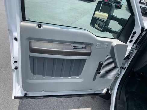 Used 2013 Ford F550 2WD Regular Cab Super Duty w/ Payload Upgrade Pkg image 8