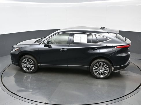 Used 2022 Toyota Venza XLE AWD/4WD image 39