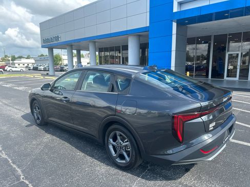 Used 2025 Kia K4 FWD image 3
