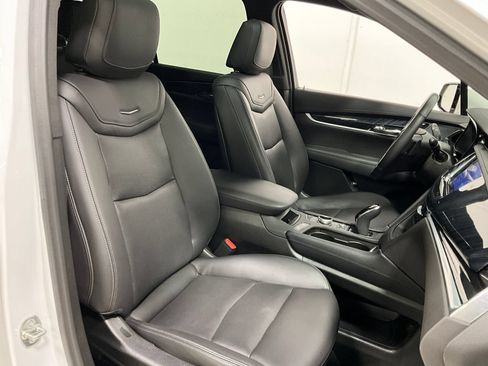 Used 2024 Cadillac XT6 Premium Luxury AWD/4WD image 9