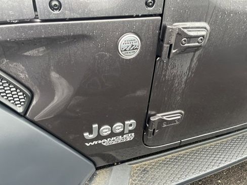 Used 2018 Jeep Wrangler Unlimited Sport S image 11