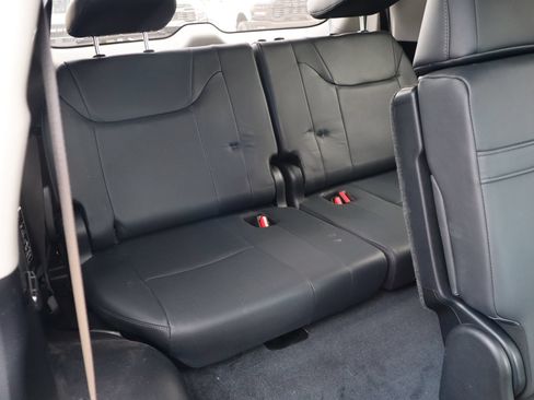Used 2019 Lexus LX 570 4WD w/ Luxury Package image 32