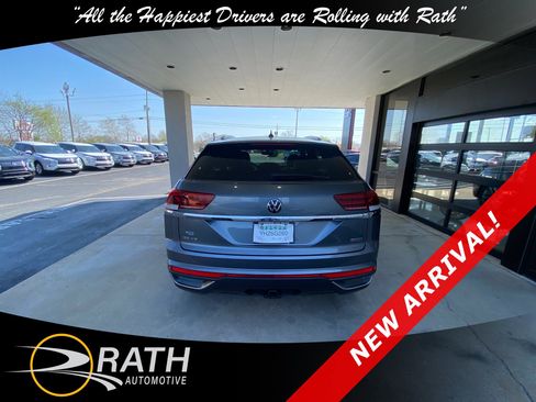 Used 2022 Volkswagen Atlas Cross Sport SE image 7