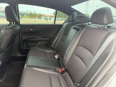 Used 2017 Honda Accord Sport image 7