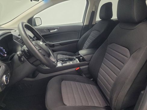 Used 2020 Ford Edge SE image 17