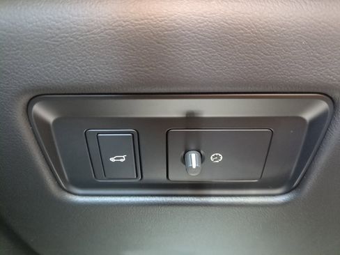 New 2026 Jaguar F-PACE R-Dynamic S image 30