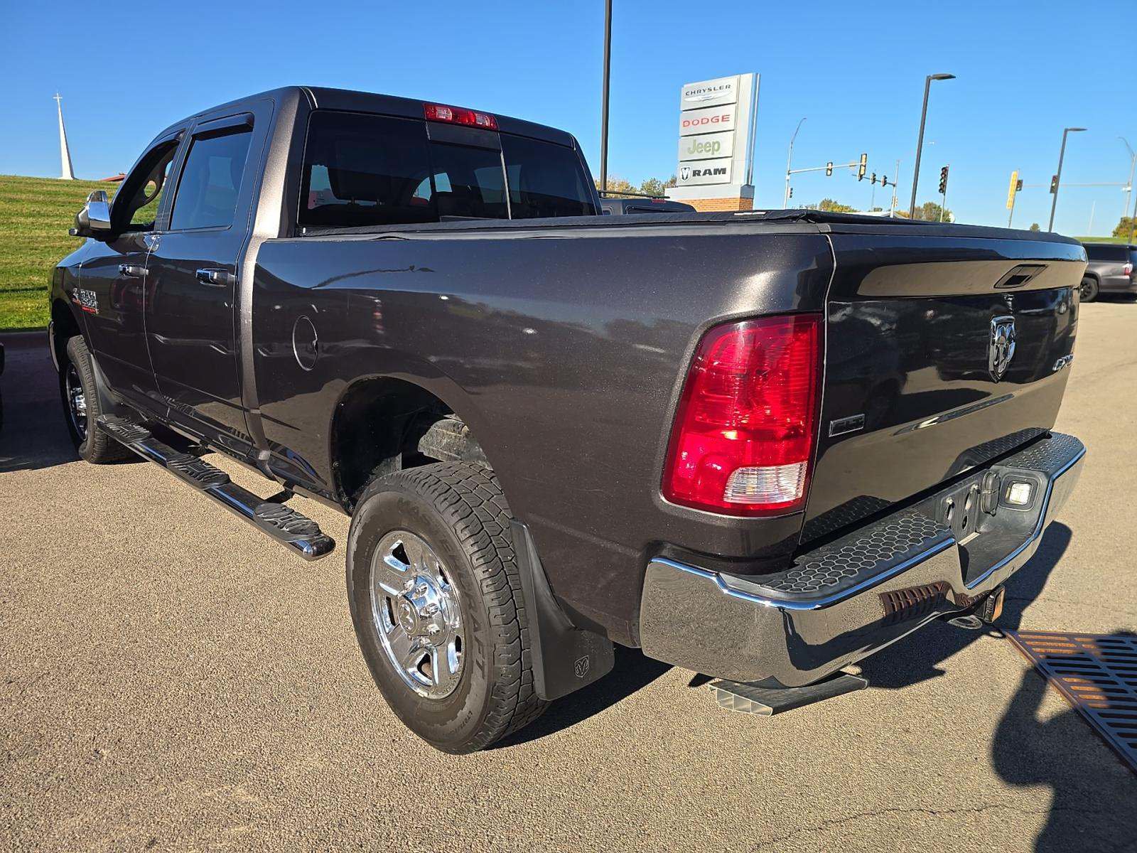 Used 2017 RAM 2500 SLT AWD/4WD image 3