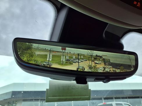 Used 2023 Buick Envision Avenir AWD/4WD image 20