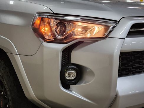 Used 2022 Toyota 4Runner SR5 Premium image 13