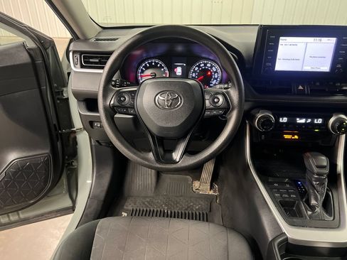 Used 2019 Toyota RAV4 XLE AWD/4WD image 18