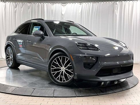 New 2025 Porsche Macan 4 Electric image 9