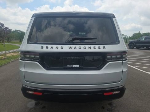 Used 2024 Jeep Grand Wagoneer Series III w/ Quick Order Packagew 28T AWD/4WD image 9