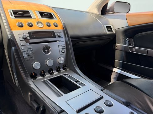 Used 2006 Aston Martin DB9 Volante RWD image 37