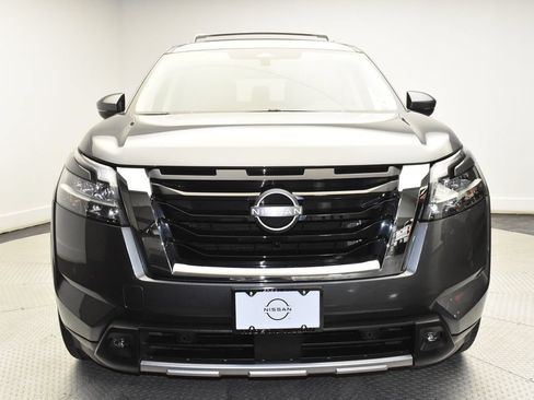 Used 2022 Nissan Pathfinder SL w/ SL Premium Package AWD/4WD image 2