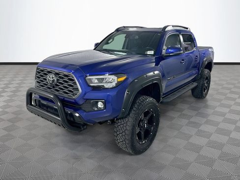 Used 2022 Toyota Tacoma TRD Off-Road w/ TRD Premium Off Road Package AWD/4WD image 3