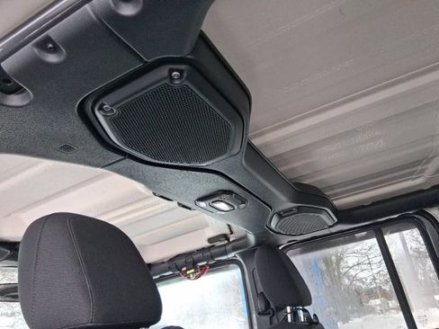 Used 2018 Jeep Wrangler Unlimited Sport image 30