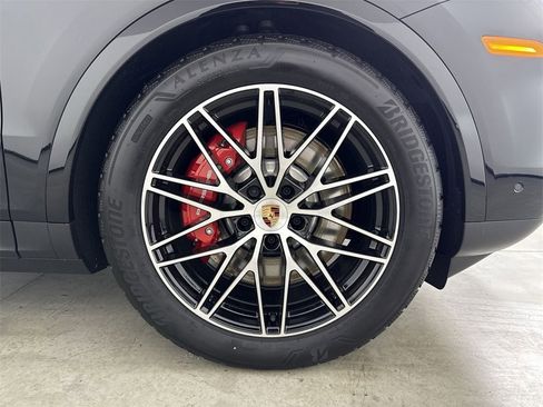 New 2026 Porsche Cayenne S image 15