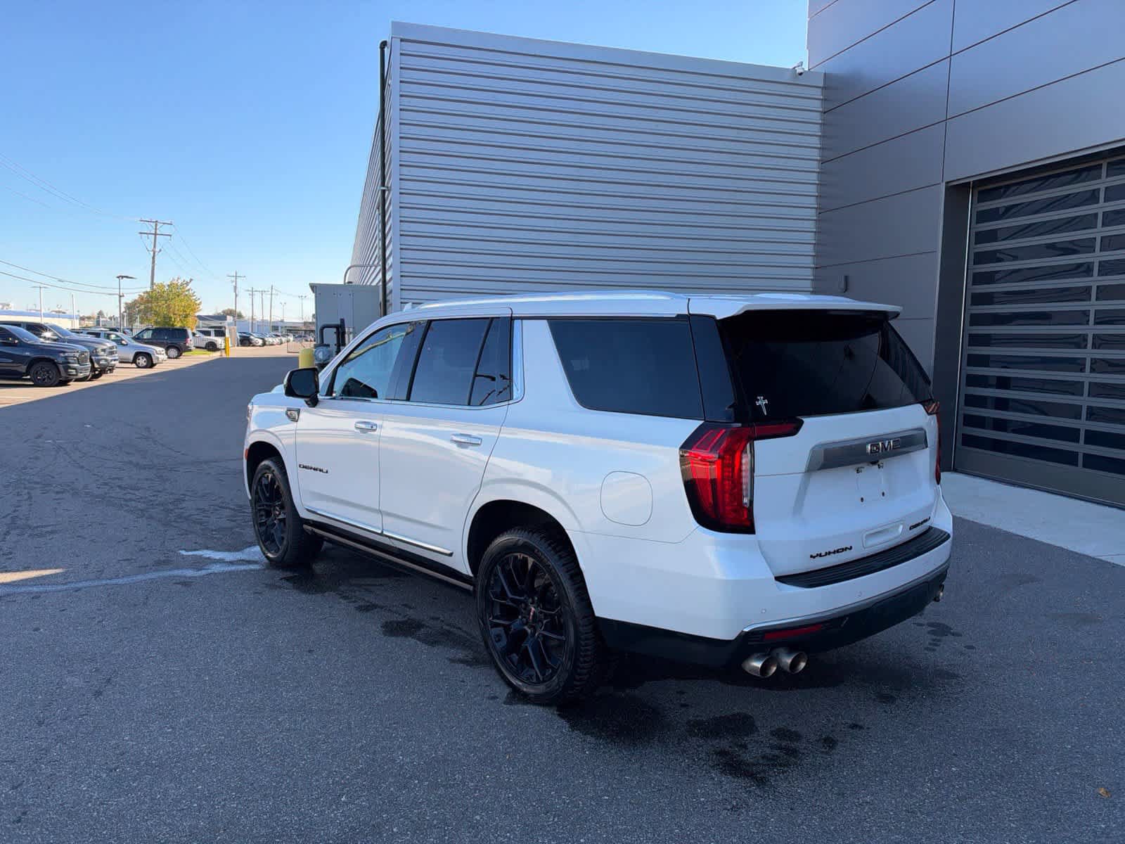 Used 2023 GMC Yukon Denali w/ Max Trailering Package AWD/4WD image 3