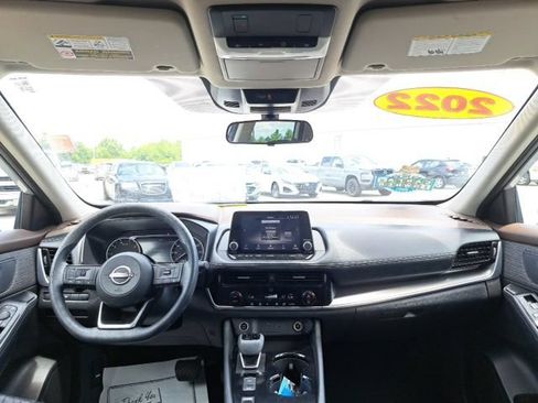 Used 2022 Nissan Rogue SV FWD image 23