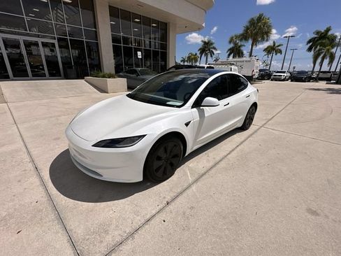 Used 2025 Tesla Model 3 Long Range RWD image 1