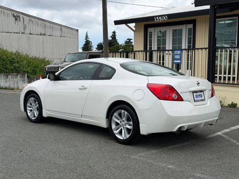 Used 2011 Nissan Altima 2.5 S w/ Convenience Pkg FWD image 3