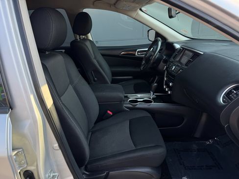 Used 2017 Nissan Pathfinder SV FWD image 20