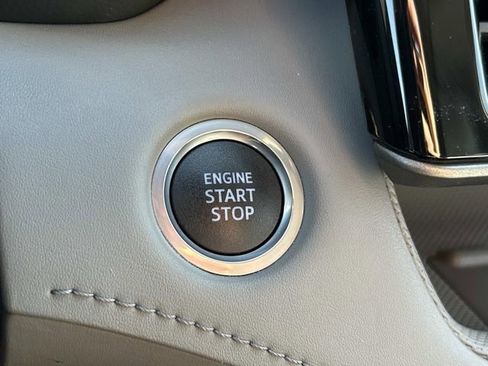 Used 2021 Toyota Highlander Limited image 34