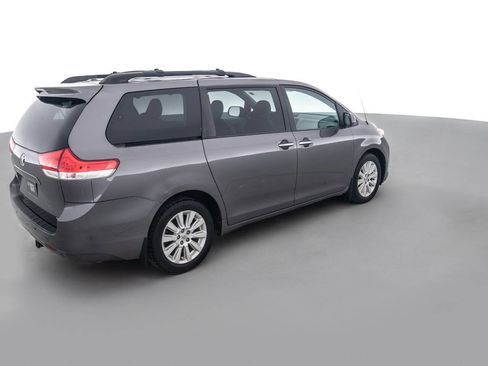 Used 2014 Toyota Sienna XLE AWD/4WD image 5