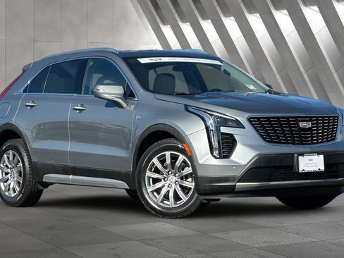 Certified 2023 Cadillac XT4 Premium Luxury image 2