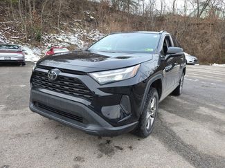 Used 2022 Toyota RAV4 XLE video 1