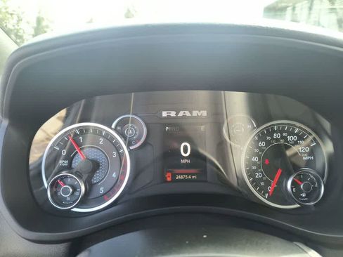 Used 2024 RAM 2500 Tradesman w/ Chrome Appearance Group image 15