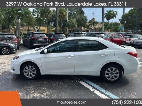 Used 2018 Toyota Corolla LE FWD image 7