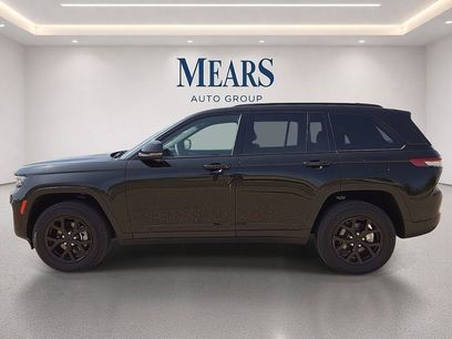 Used 2025 Jeep Grand Cherokee Altitude