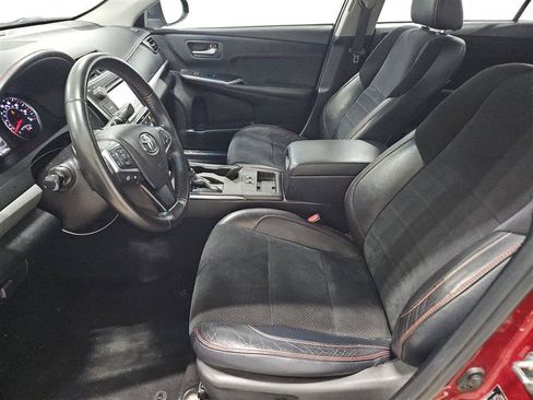 Used 2016 Toyota Camry XSE w/ Moonroof Package FWD image 9
