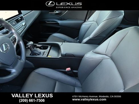 Used 2025 Lexus ES 350 w/ Premium Package image 9